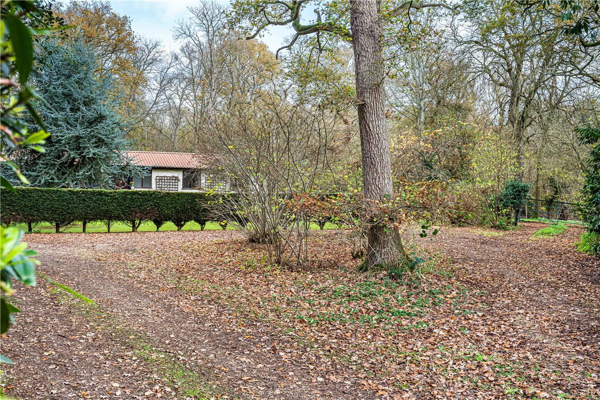 6 bedroom development plot, Oakley Wood, Benson OX10 - Available