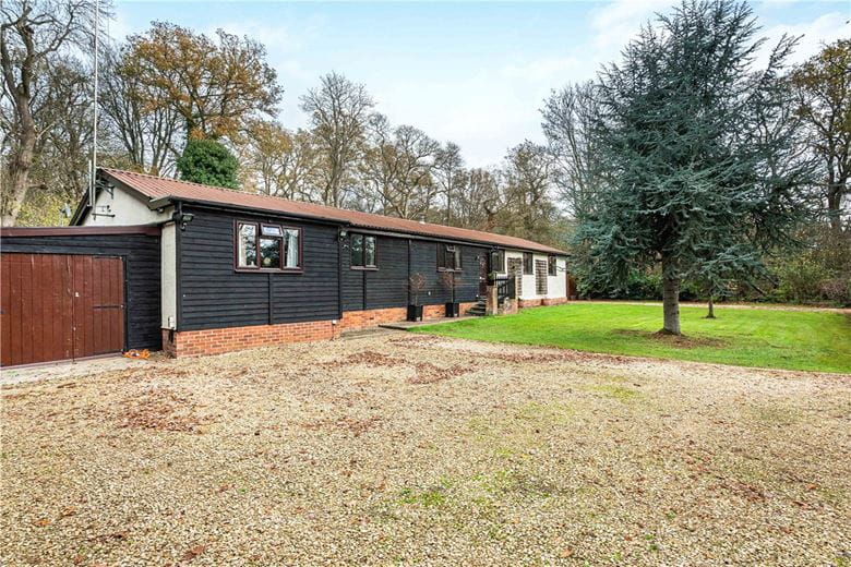 6 bedroom development plot, Oakley Wood, Benson OX10 - Available