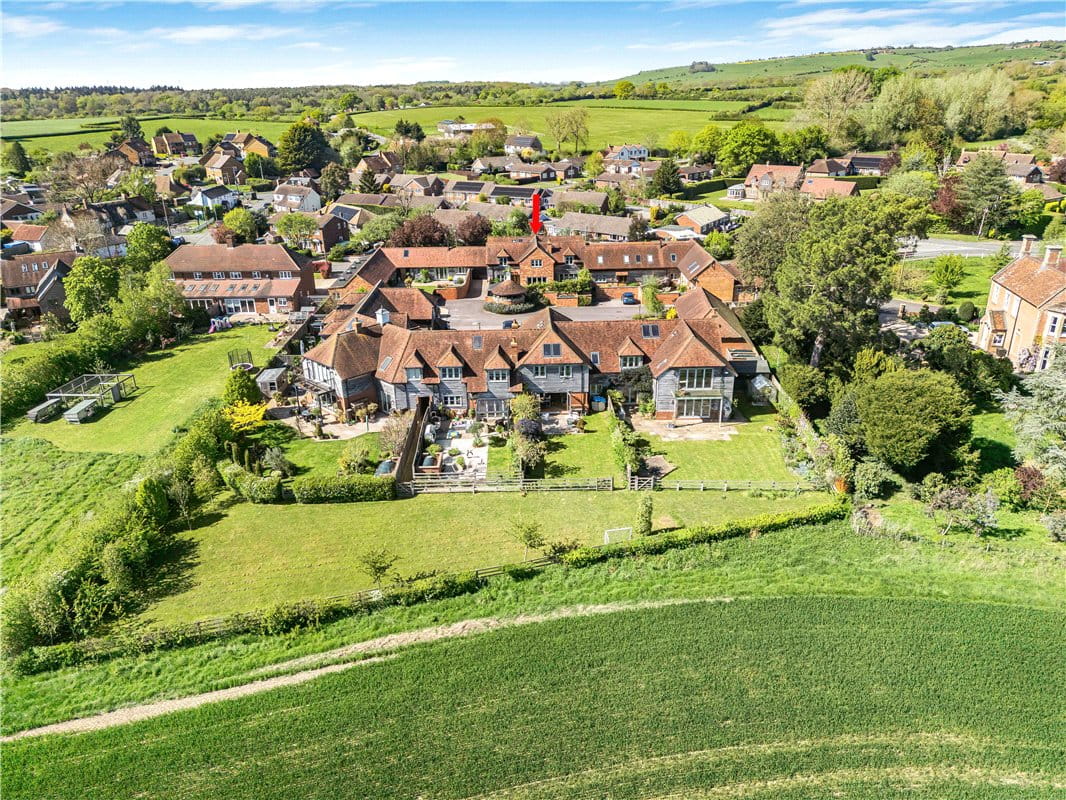 5 bedroom , Pearce Courtyard, Oakley HP18 - Available