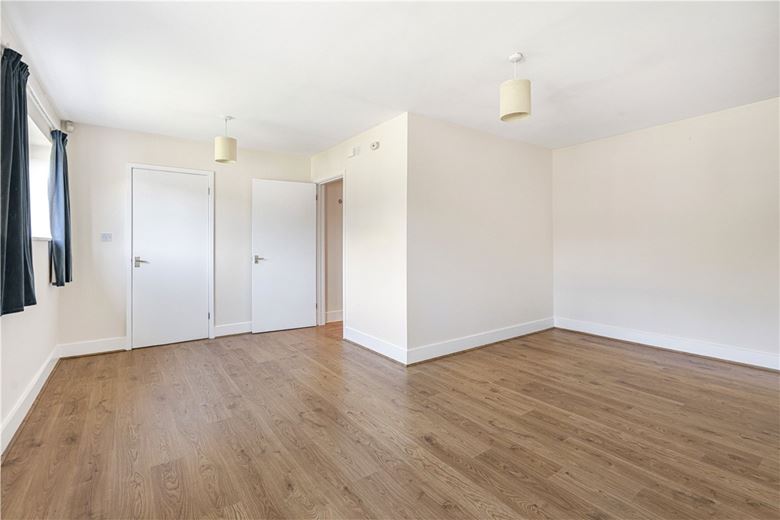 3 bedroom house, Lower Farm, Denton OX44 - Available