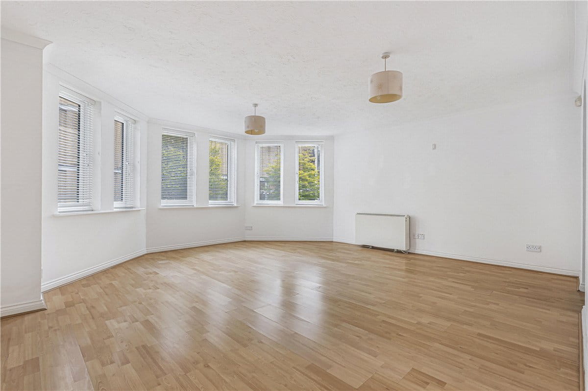 2 bedroom flat, Tennyson Lodge, Paradise Square OX1 - Let Agreed