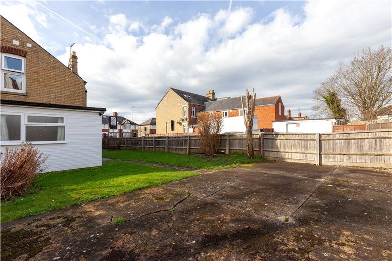 1 bedroom flat, Cowley Road, Oxford OX4 - Available