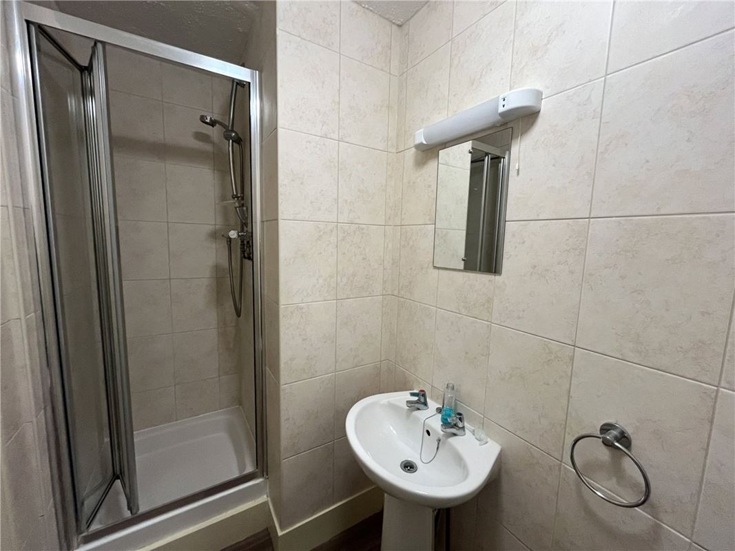  bedroom flat, Cowley Road, Oxford OX4 - Let Agreed