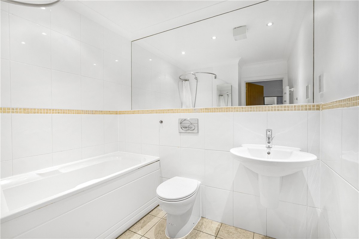 2 bedroom flat, Elizabeth Jennings Way, Oxford OX2 - Available