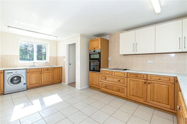 3 bedroom house, Thame Road, Warborough OX10 - Available