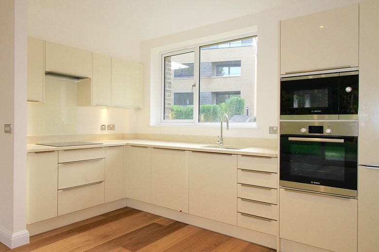 2 bedroom flat, Mortimer Court, 66 Cumnor Hill OX2 - Available