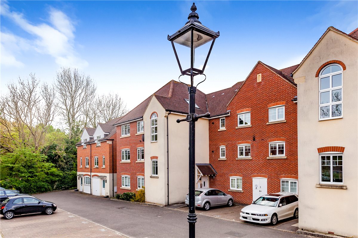2 bedroom flat, Staniland Court, Abingdon OX14 - Let Agreed