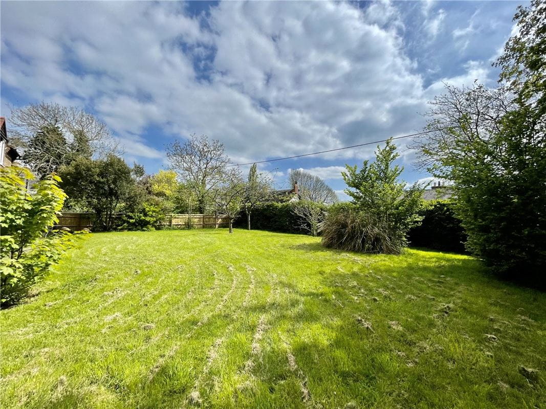 4 bedroom house, Queen Catherine Road, Steeple Claydon MK18