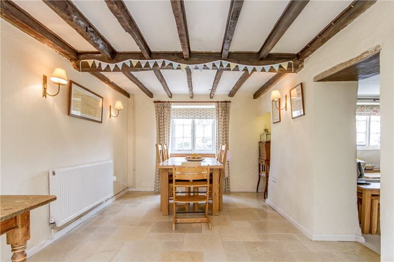 3 bedroom cottage, Medcroft Road, Tackley OX5