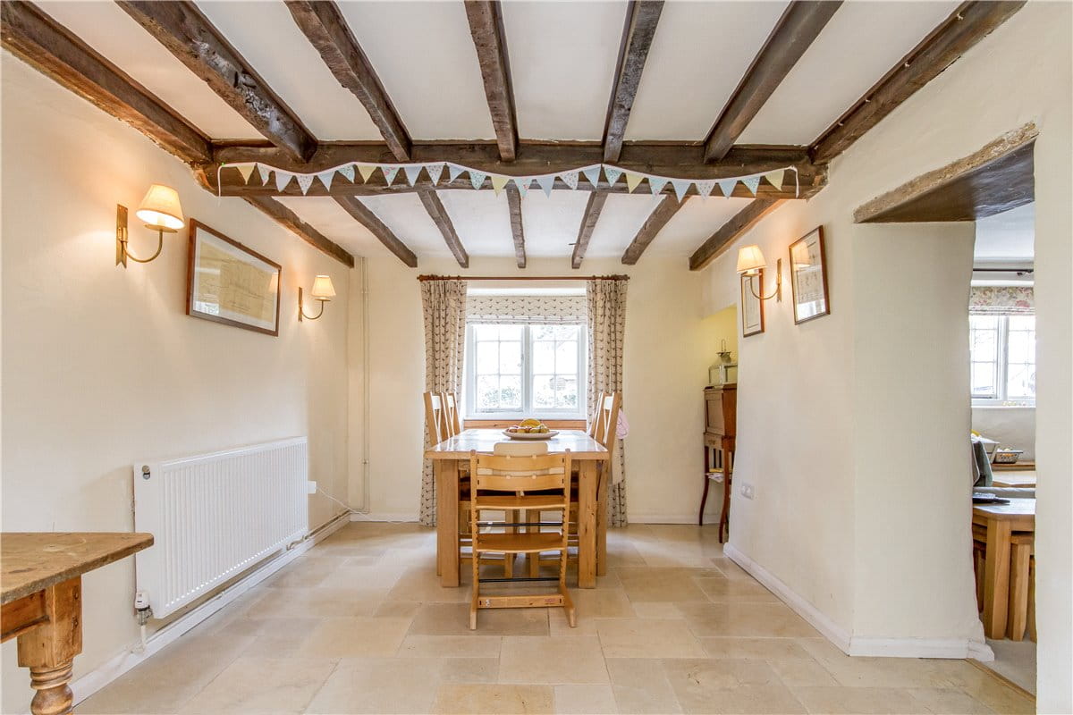 3 bedroom cottage, Medcroft Road, Tackley OX5