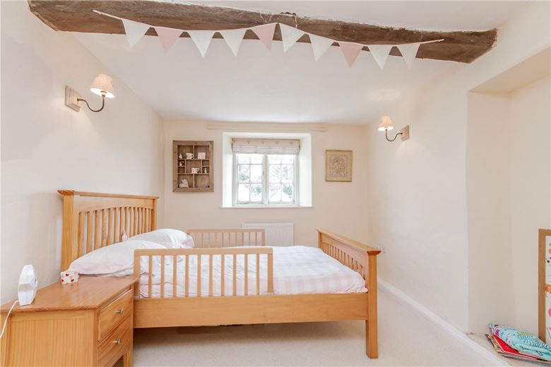 3 bedroom cottage, Medcroft Road, Tackley OX5