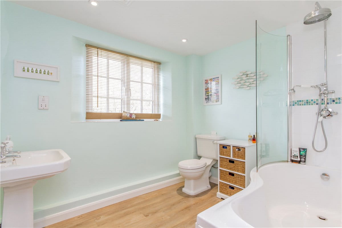 3 bedroom cottage, Medcroft Road, Tackley OX5