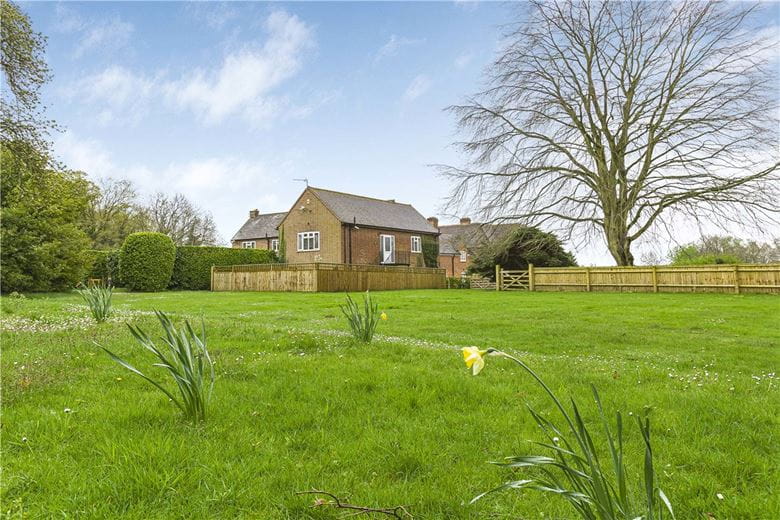 2 bedroom flat, The Coach House, Little Baldon OX44