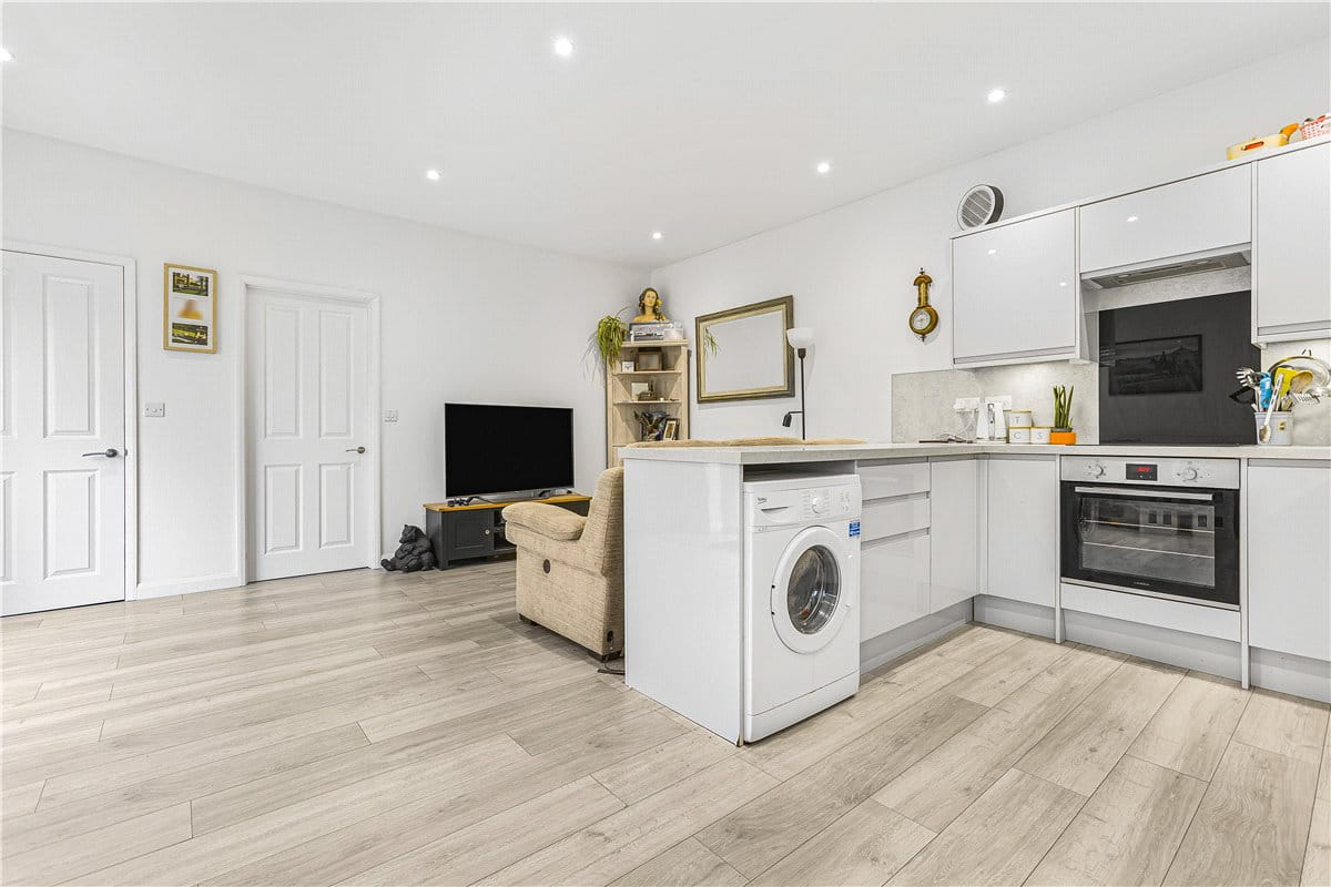 2 bedroom flat, The Coach House, Little Baldon OX44 - Let Agreed