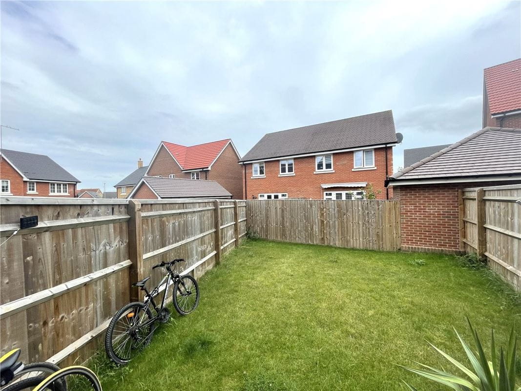 2 bedroom house, Merevale Close, Daventry NN11 - Let Agreed