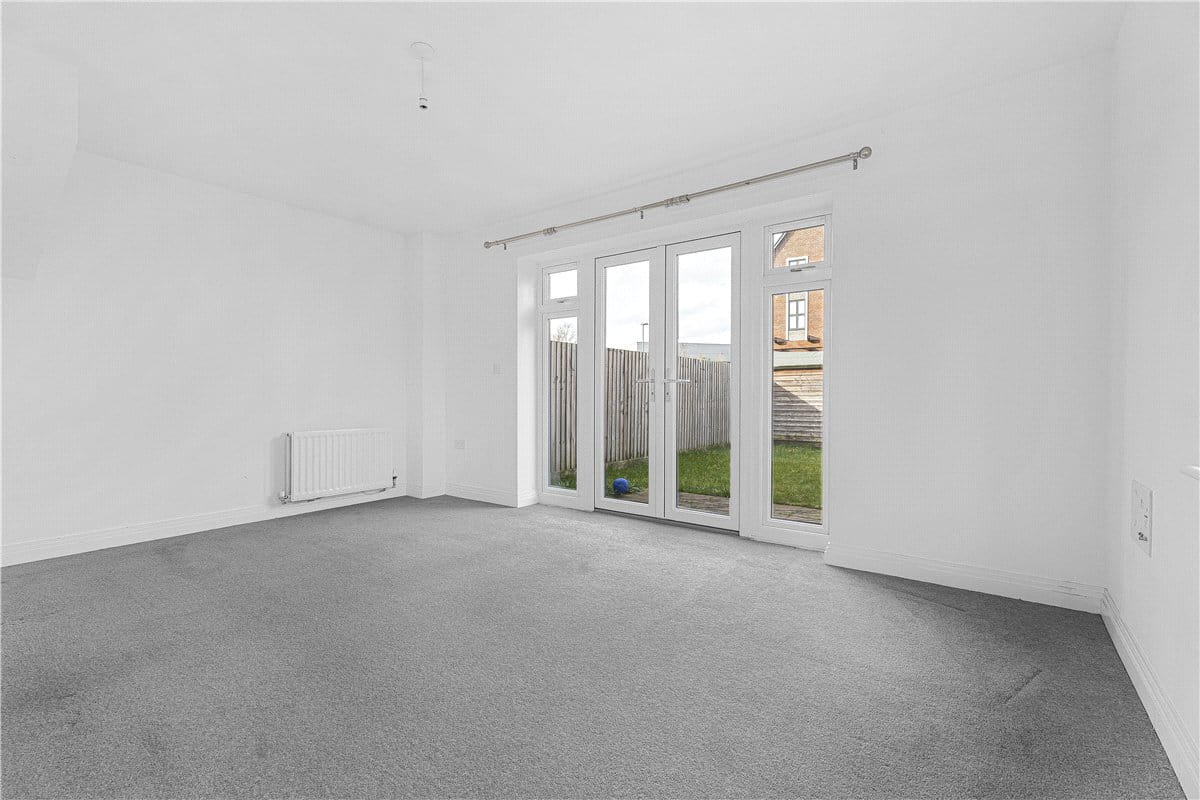 3 bedroom house, Butcher Crescent, Glebe Farm MK17 - Available