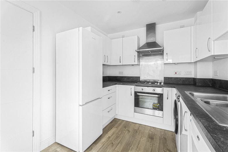 3 bedroom house, Butcher Crescent, Glebe Farm MK17 - Available