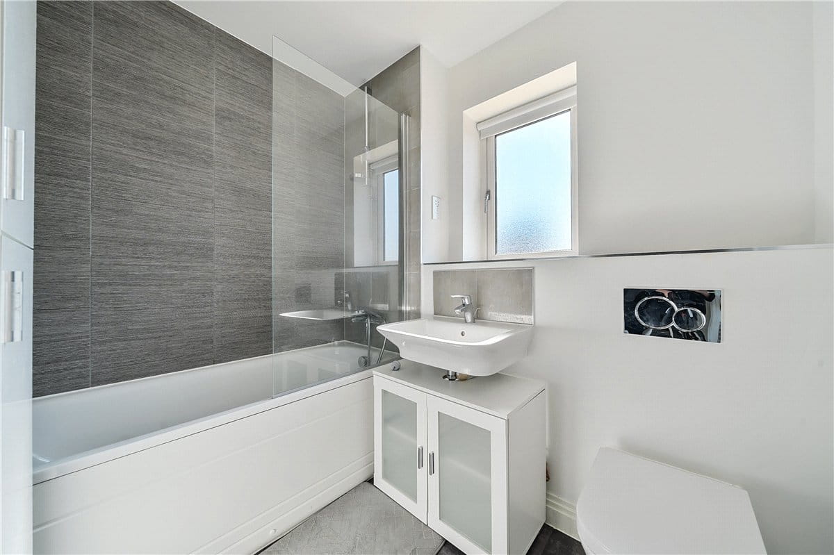 1 bedroom flat, Scott Court, Glebe Farm MK17 - Available