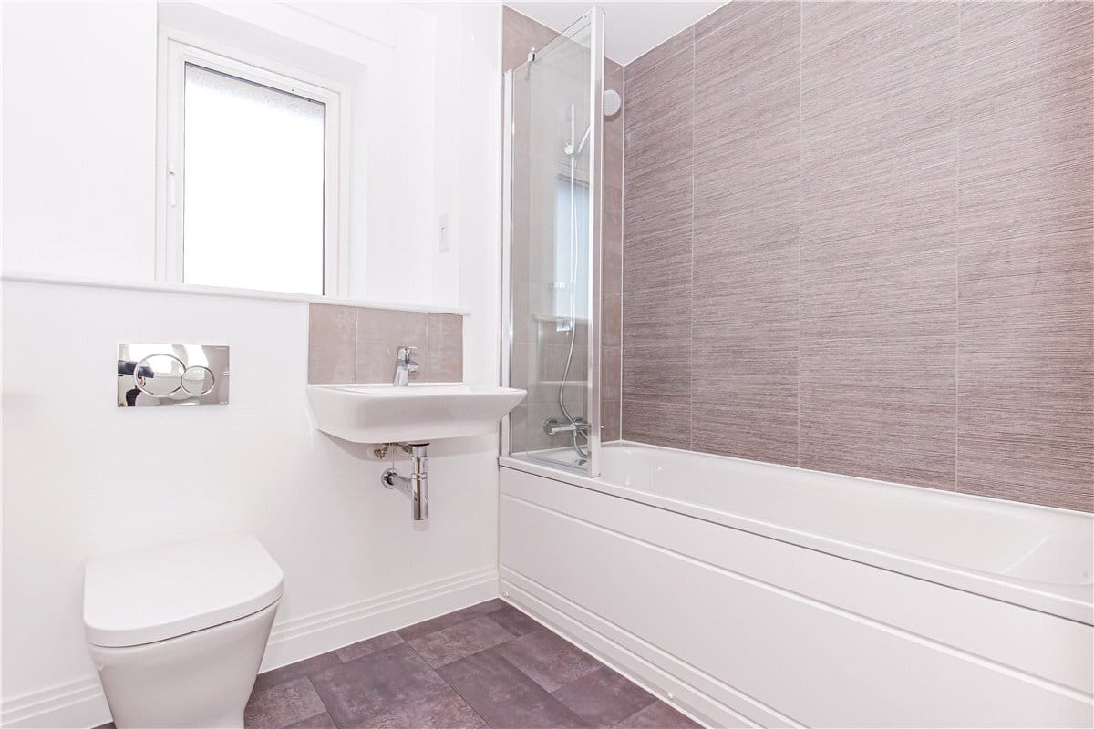 3 bedroom house, Wheatfield Drive, Curbridge OX29