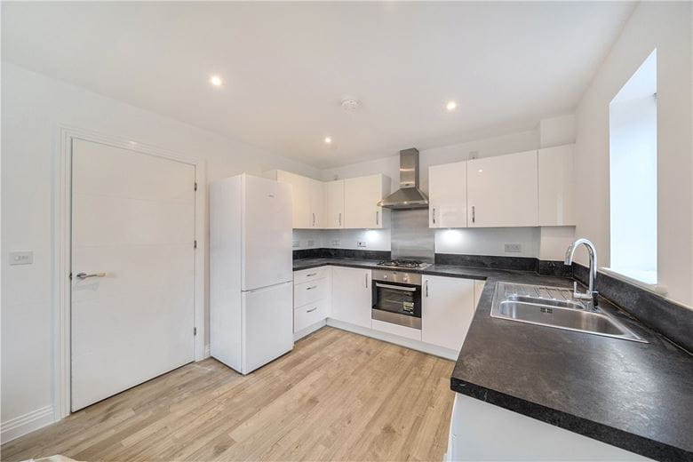 3 bedroom house, Fearnley Close, Glebe Farm MK17 - Available