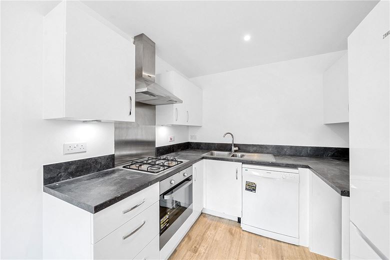 2 bedroom house, Fearnley Close, Glebe Farm MK17 - Available