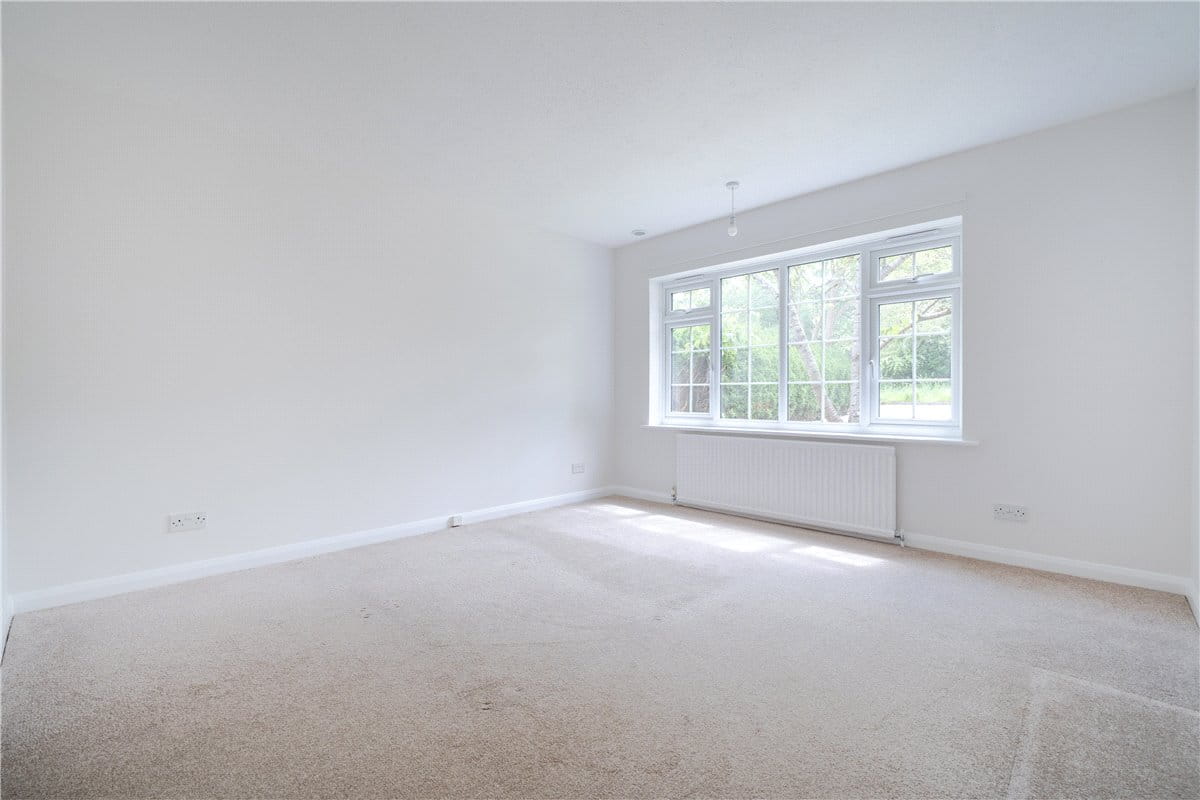 3 bedroom bungalow, Nash Lee Lane, Wendover HP22 - Available