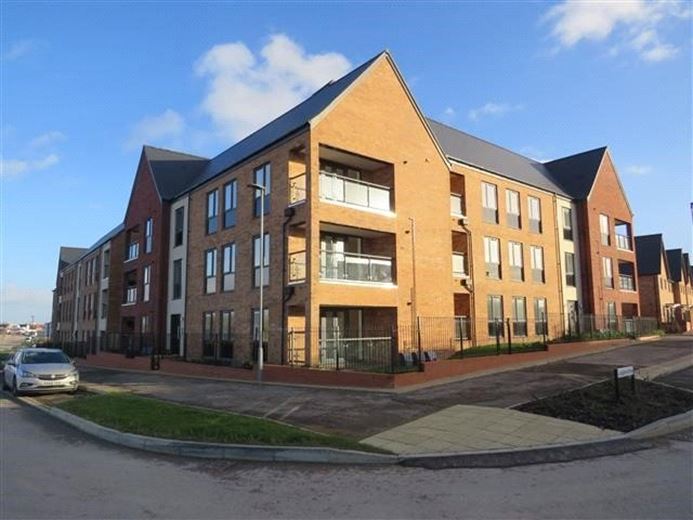 2 bedroom flat, Barrosa Way, Whitehouse MK8 - Available