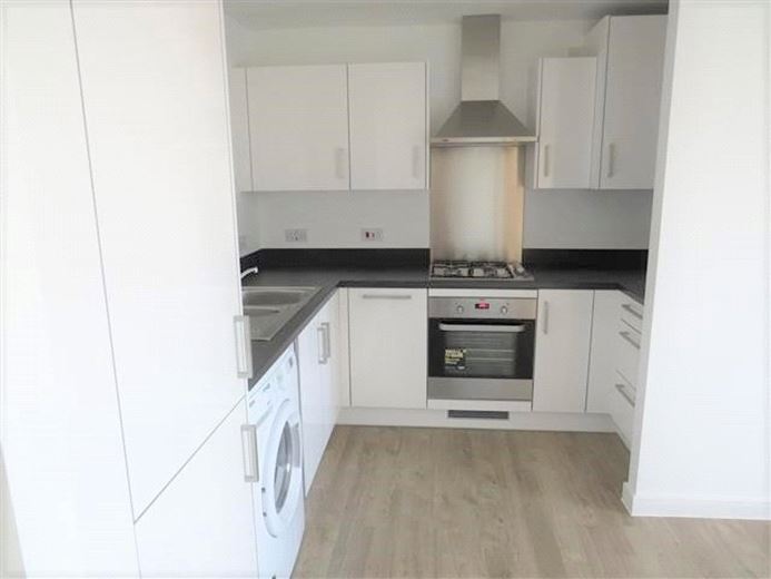 2 bedroom flat, Barrosa Way, Whitehouse MK8 - Available