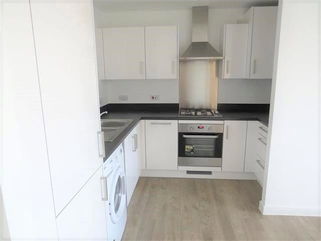 2 bedroom flat, Barrosa Way, Whitehouse MK8 - Available