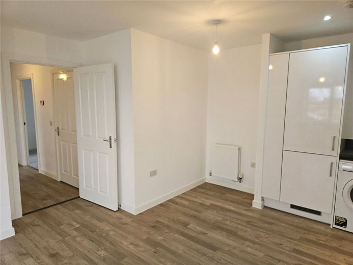 2 bedroom flat, Barrosa Way, Whitehouse MK8 - Available