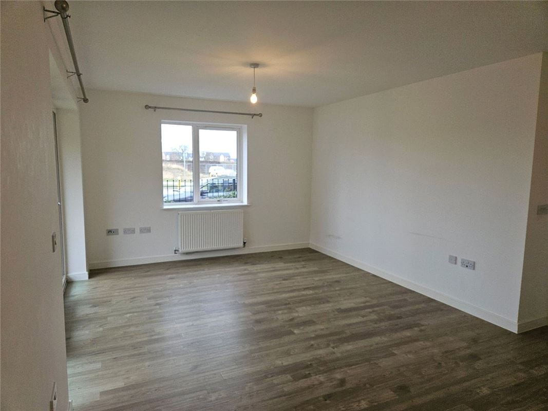 2 bedroom flat, Barrosa Way, Whitehouse MK8 - Available
