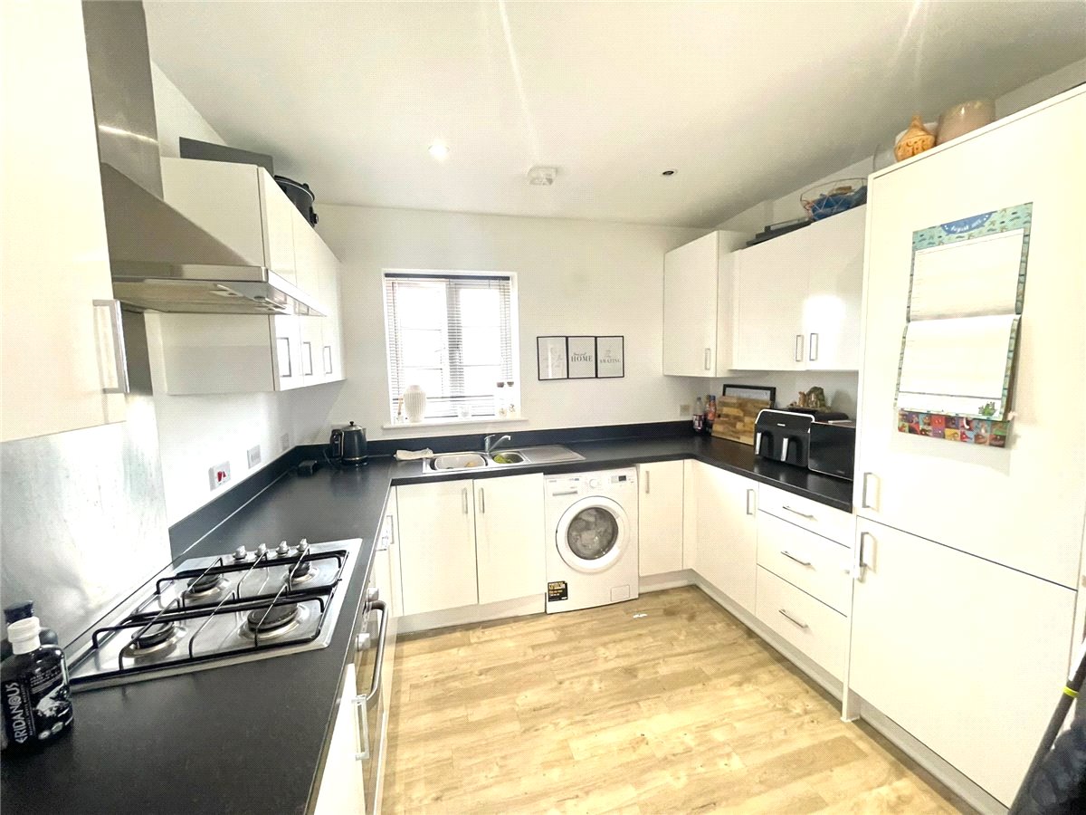 2 bedroom flat, Thenford Way, Banbury OX16 - Available