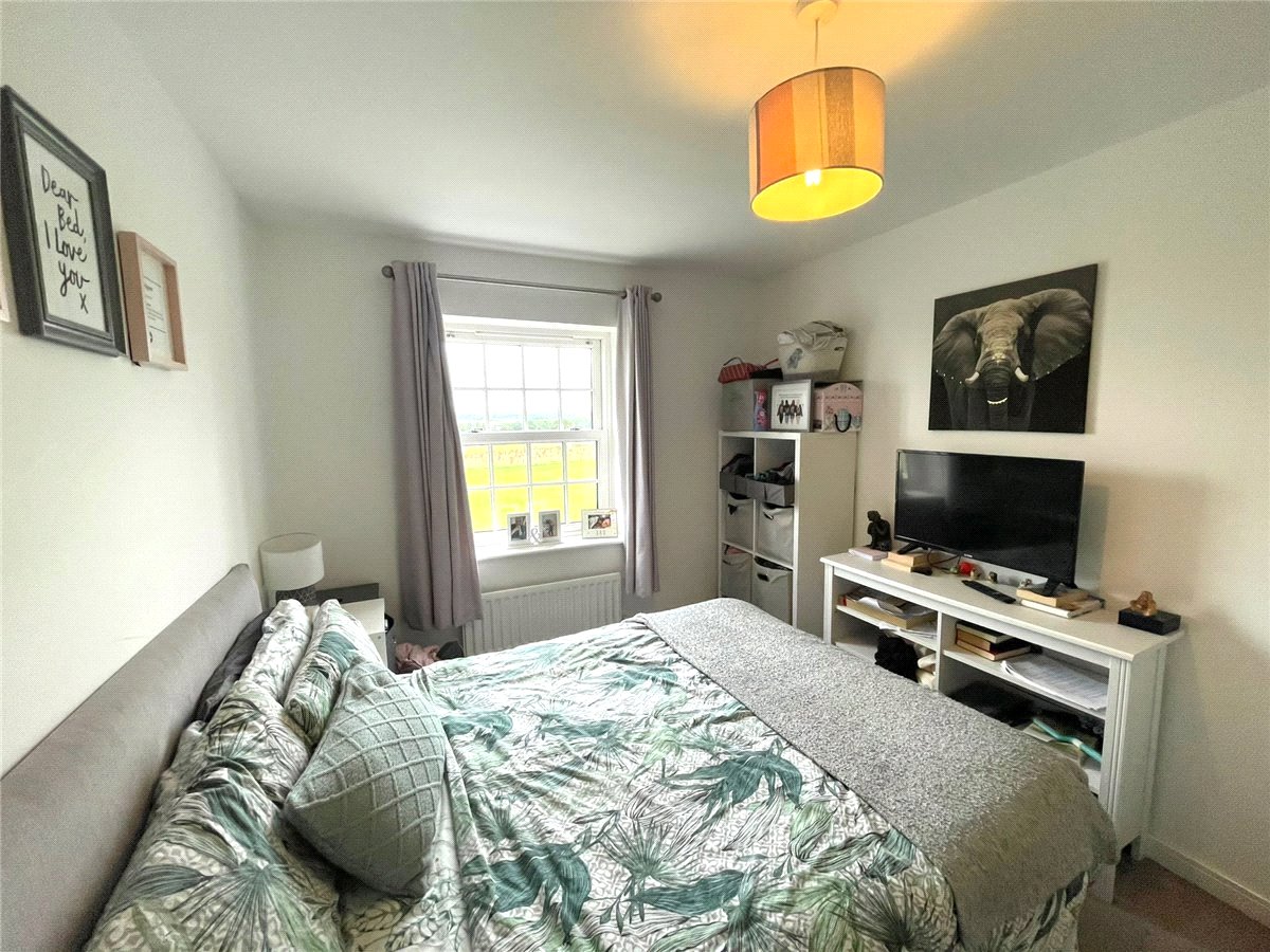 2 bedroom flat, Thenford Way, Banbury OX16 - Available