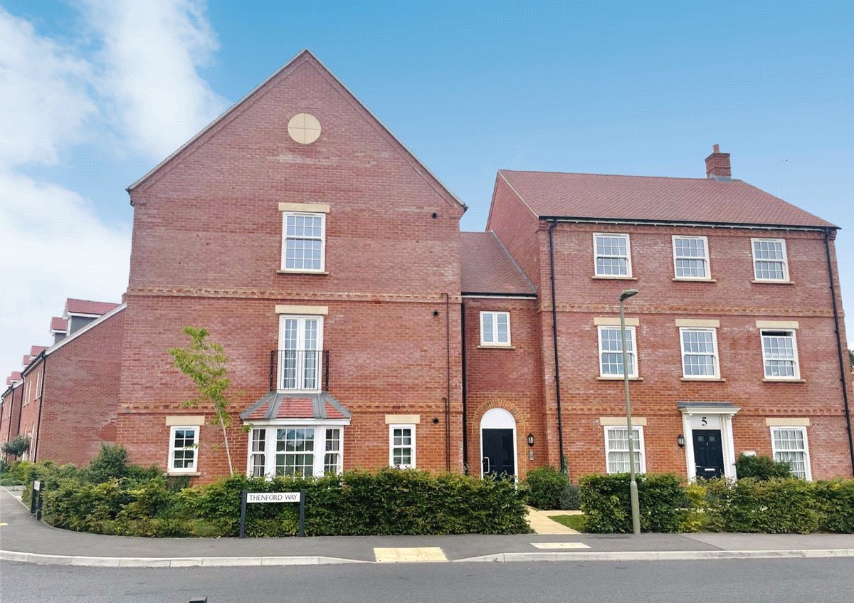 2 bedroom flat, Thenford Way, Banbury OX16 - Available