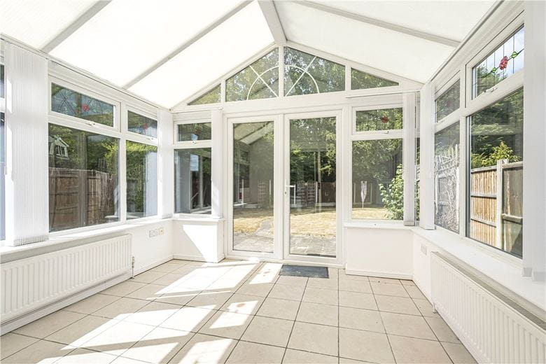 2 bedroom bungalow, Pantile Close, Witham CM8 - Available