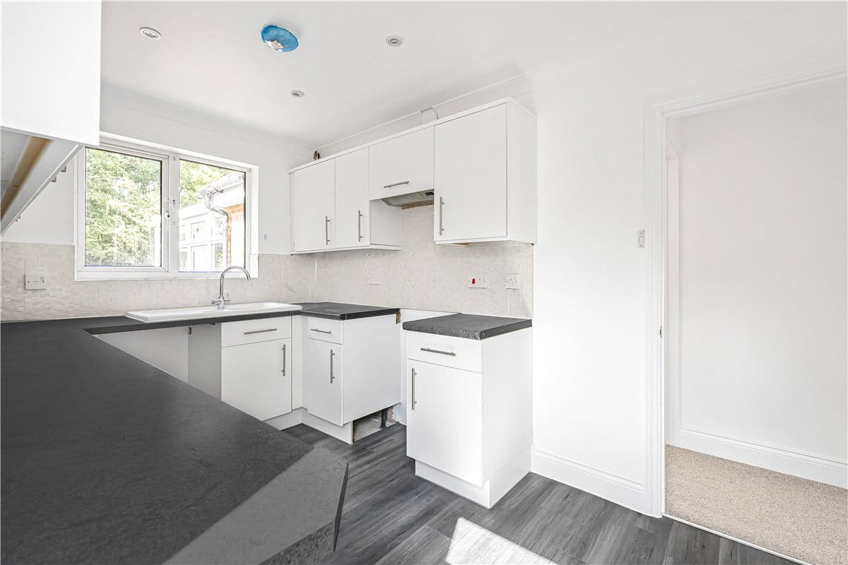 2 bedroom bungalow, Pantile Close, Witham CM8 - Available