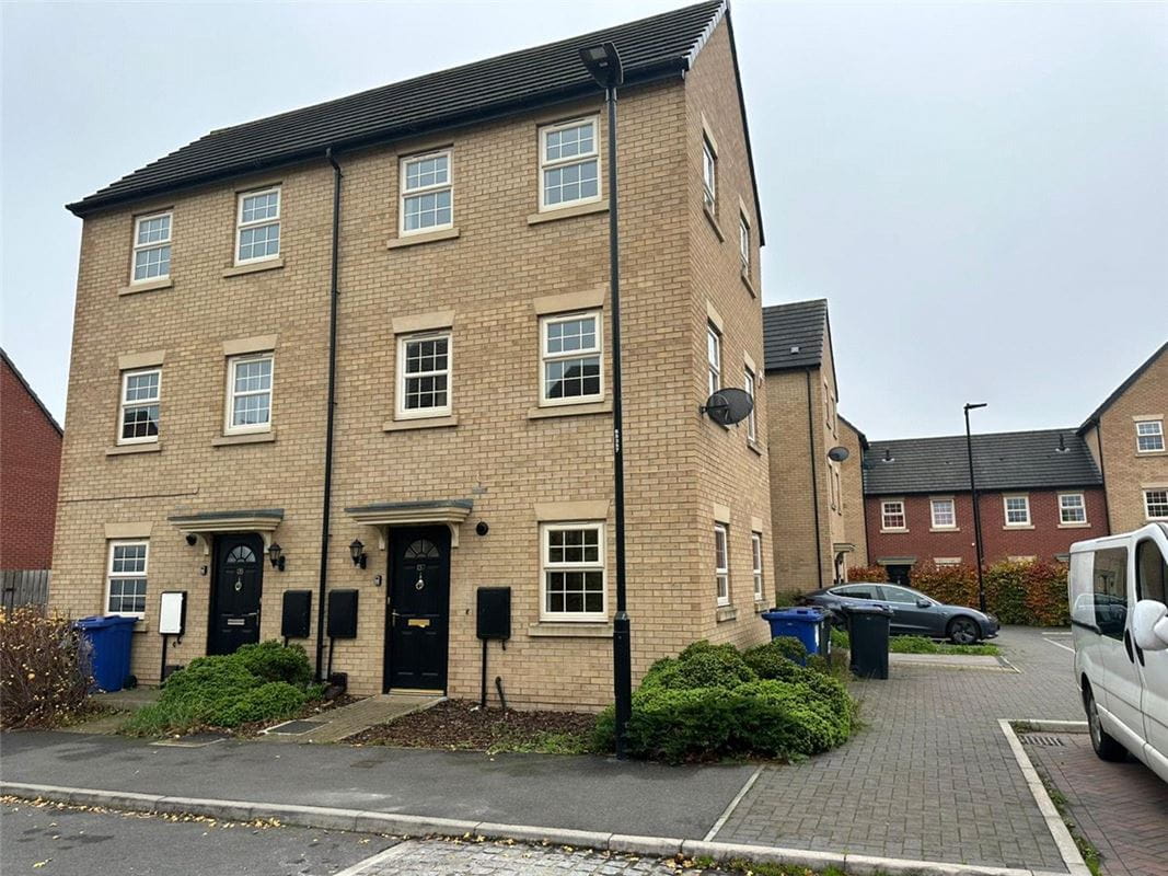 2 bedroom house, Comelybank Drive, Mexborough S64 - Available