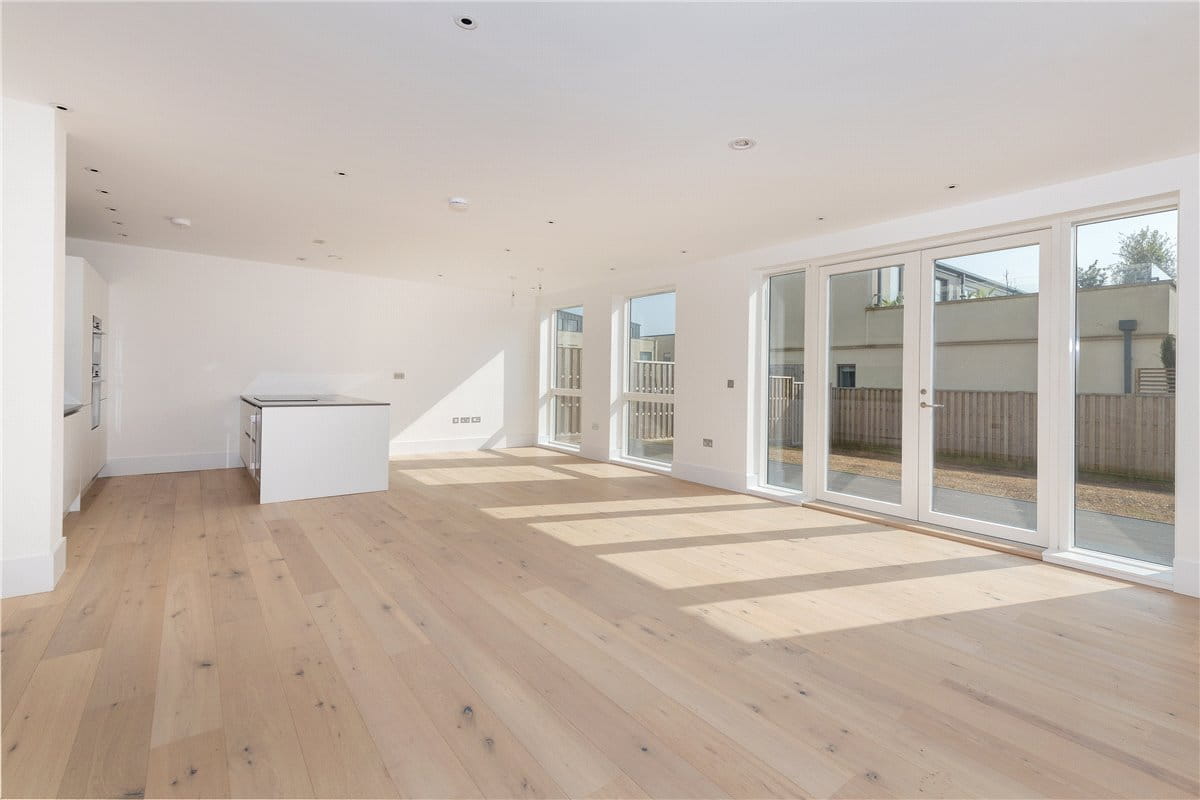 2 bedroom flat, Granville Court, Granville Road BA1 - Let Agreed