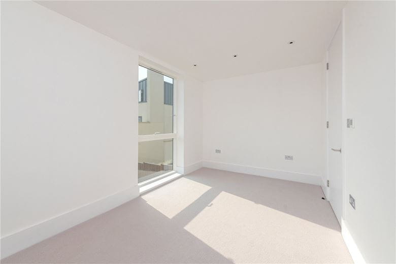 2 bedroom flat, Granville Court, Granville Road BA1 - Let Agreed