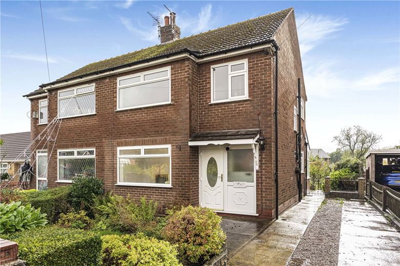 3 bedroom house, Moorfield Crescent, Lowton WA3 - Available