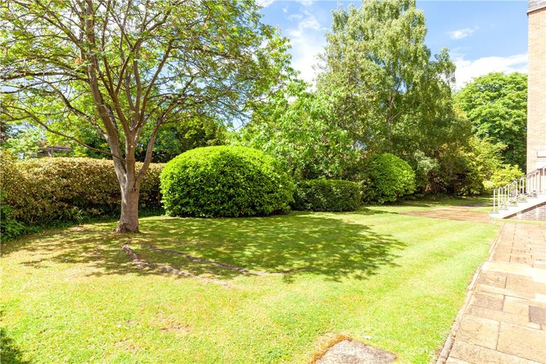 2 bedroom flat, Hartley Court, Woodstock Road OX2 - Let Agreed