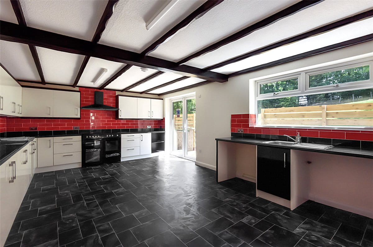 4 bedroom bungalow, Chesterfield Road, Barlborough S43 - Available