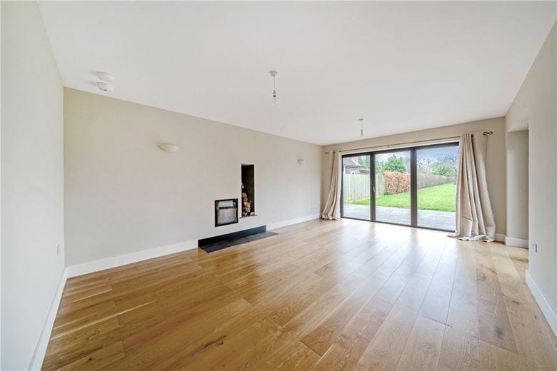 4 bedroom house, Old Risborough Road, Stoke Mandeville HP22 - Available