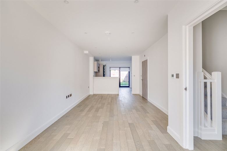 3 bedroom house, Harlow Gardens, Kingston upon Thames KT1 - Let Agreed