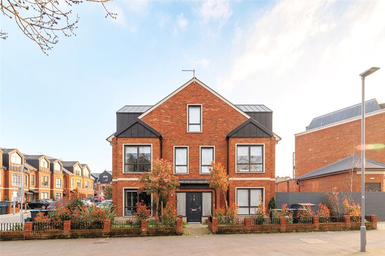 4 bedroom house, Lower Marsh Lane, Kingston upon Thames KT1 - Let Agreed