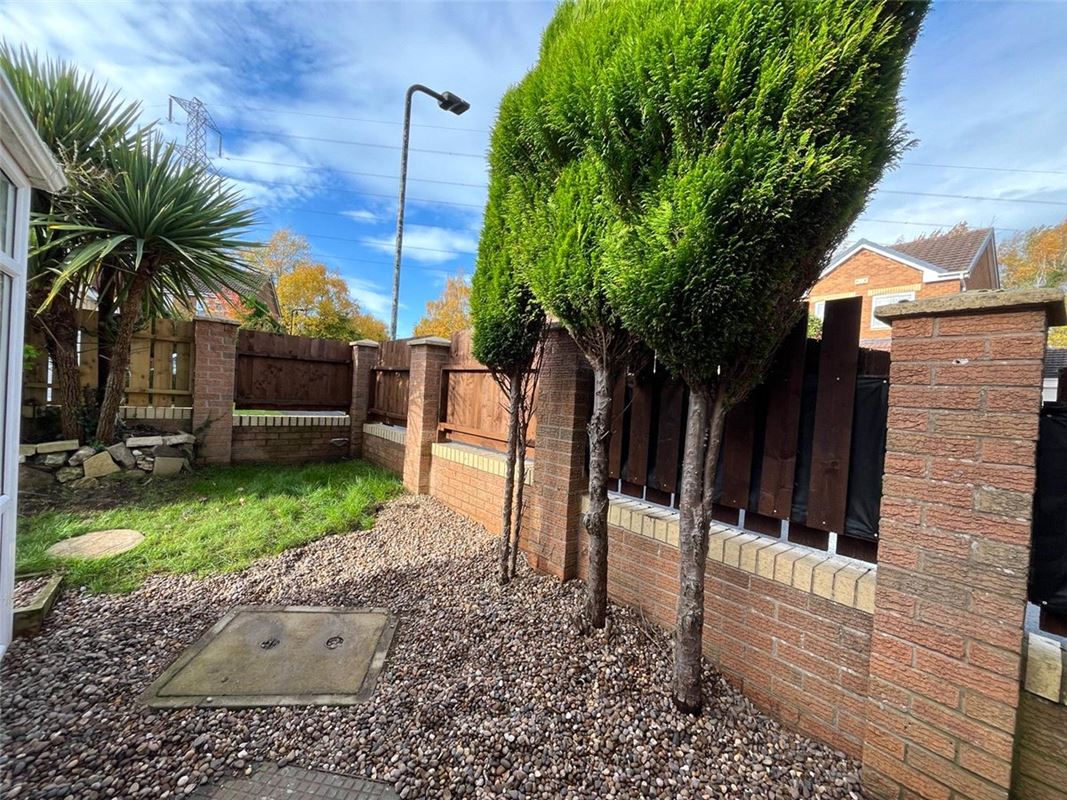 3 bedroom house, Sherbourne Avenue, Bramley S66 - Available