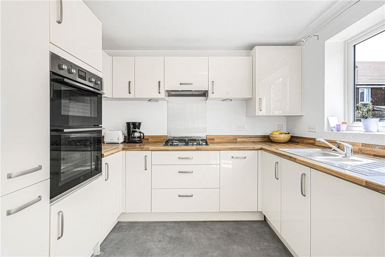 3 bedroom house, Wagtail Haven, Didcot OX11 - Let Agreed
