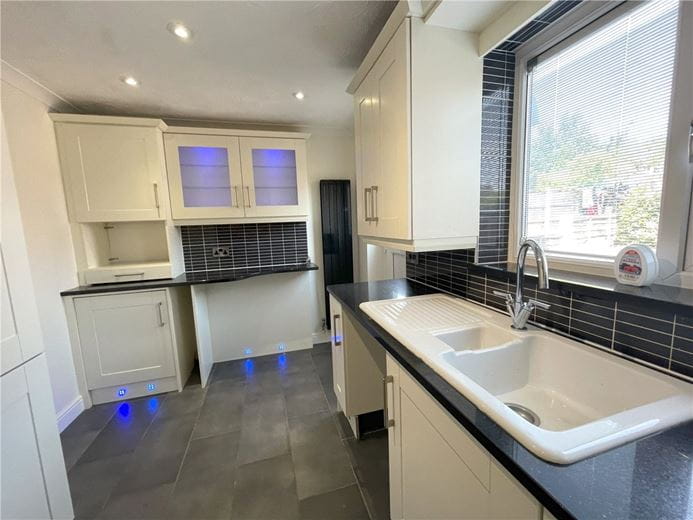 2 bedroom house, Kelso Close, Measham DE12 - Available