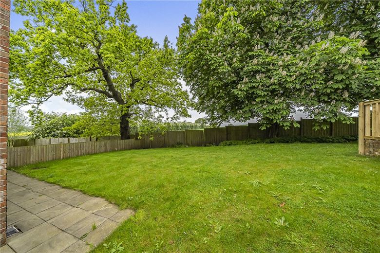 6 bedroom house, Towers Lane, Crofton WF4 - Available