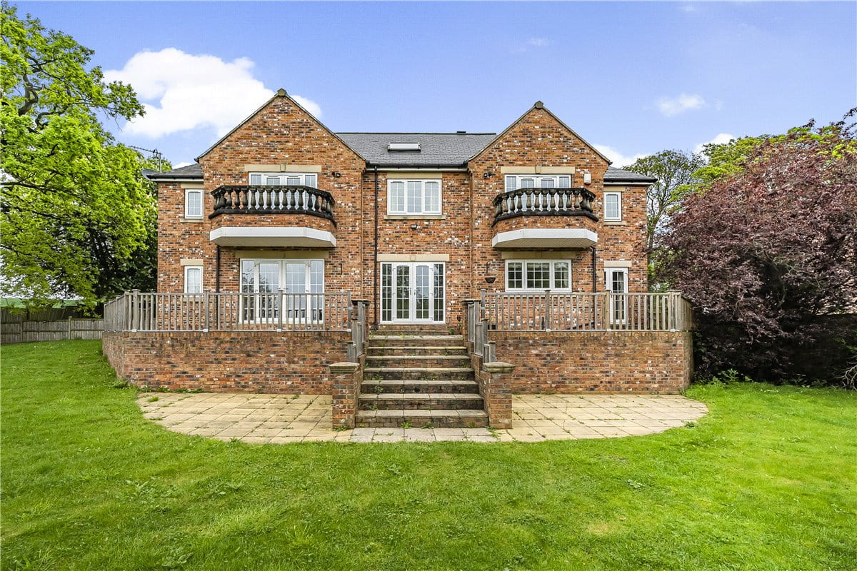 6 bedroom house, Towers Lane, Crofton WF4 - Available